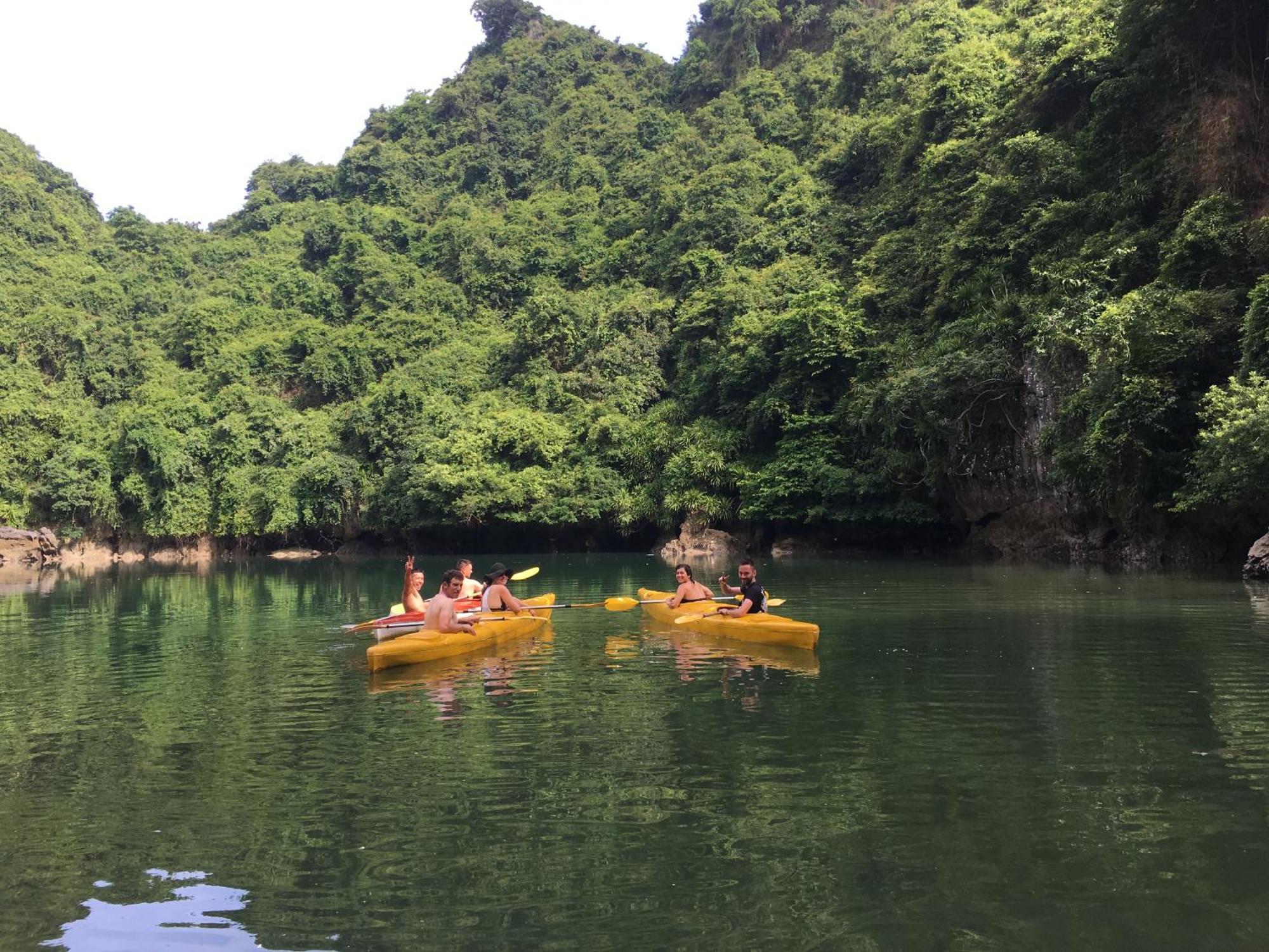 מלון Dong Khe Sau Cat Ba Bay Cruises מראה חיצוני תמונה
