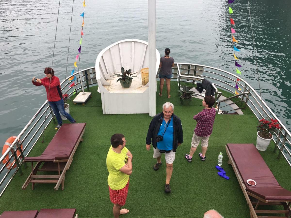 מלון Dong Khe Sau Cat Ba Bay Cruises מראה חיצוני תמונה